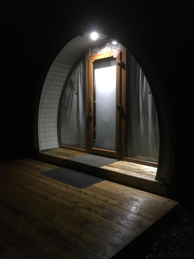 Orchard Luxe Glamping Pod Hotel Дънганън Екстериор снимка